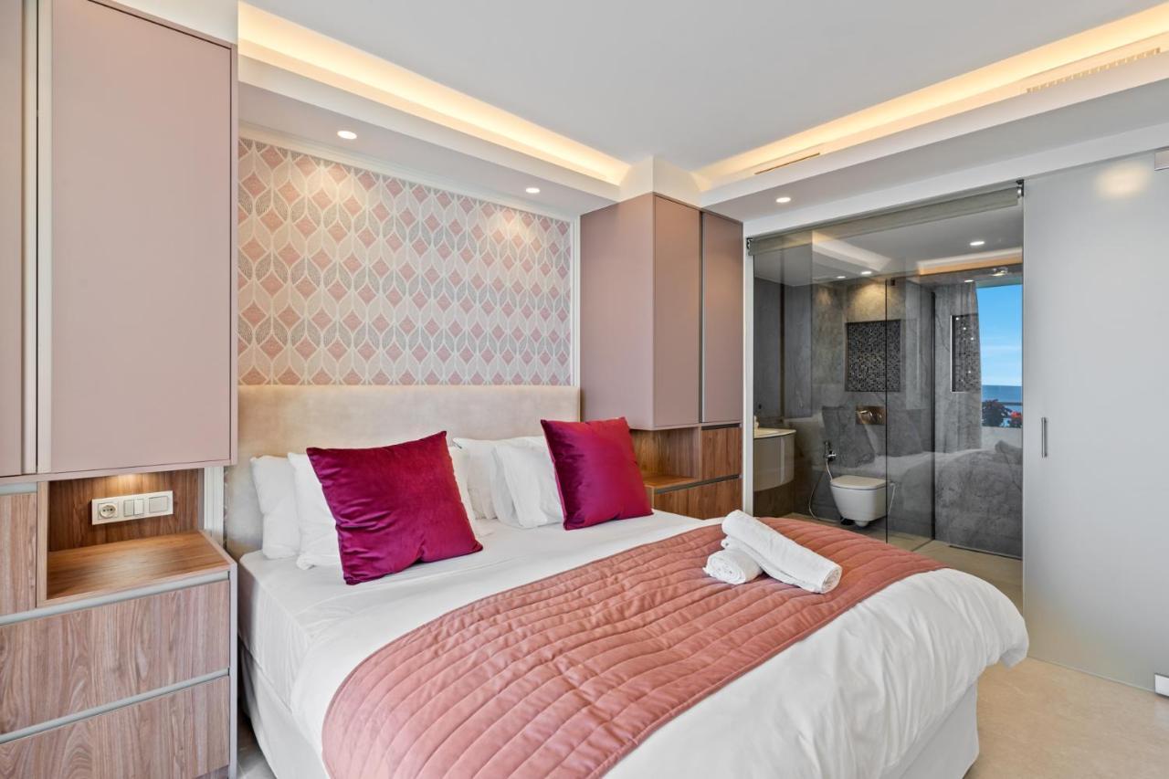 Fully Renovated Frontline Flat Lägenhet Marbella Exteriör bild
