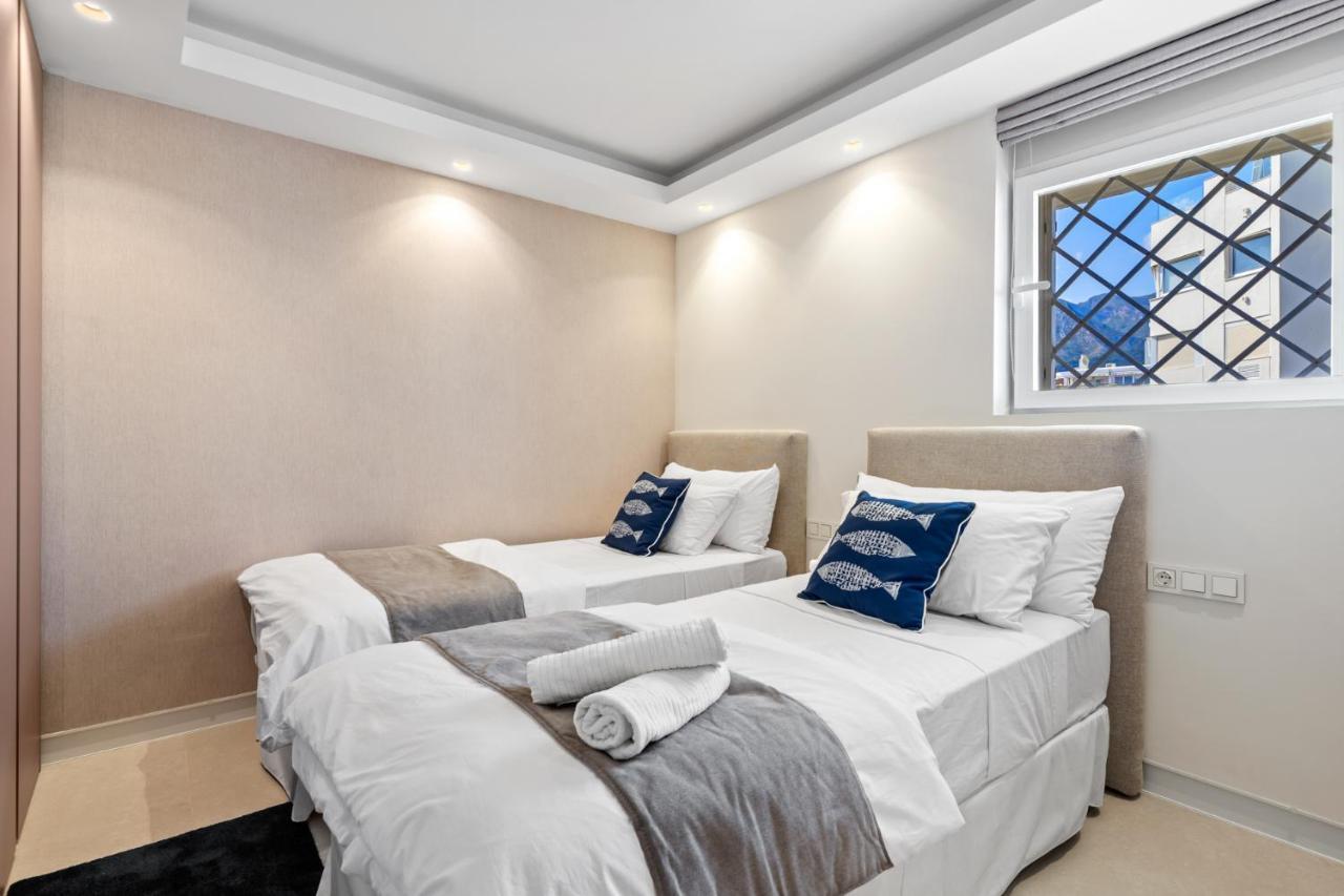 Fully Renovated Frontline Flat Lägenhet Marbella Exteriör bild